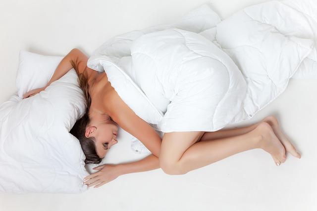 Choosing the Right Pillow: Features that Enhance Comfort and Sleep Quality