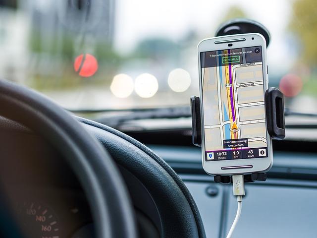 Navigating the Outdoor ⁢Experience: GPS and Mapping Enhancements